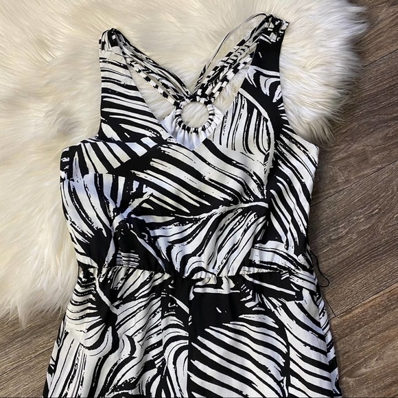 Julia Jordan Palm Leaf Print Jumpsuit - Picture 3 of 10